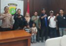 Rayakan HUT nya ke 40, Kapolsek Pinang Terima Kejutan Dari FWJI Korwil Kota Tangerang